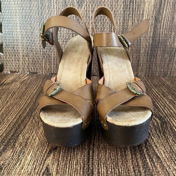 Candies Chunky Platform Boho Sandals Brass Studs Wooden Leather Size 7.5 - Picture 2 of 10